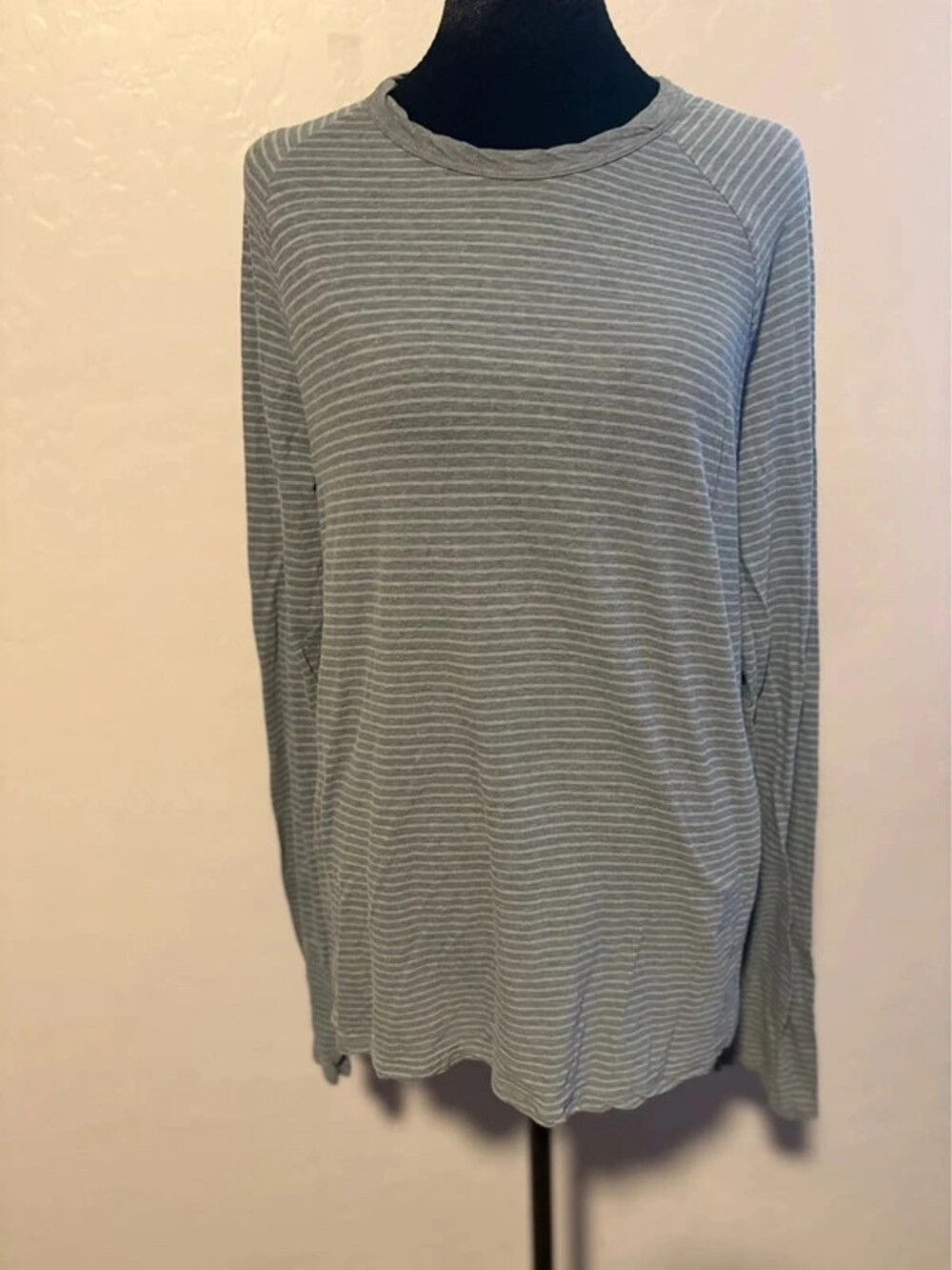 James Perse size 1 Raglan Crew Neck Size 1